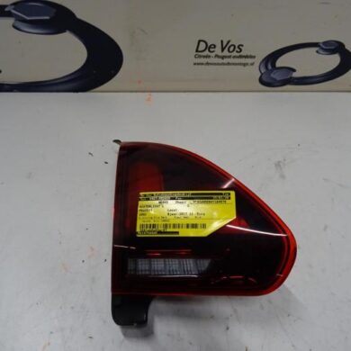 Peugeot 2008  Achterlicht links 2017 9814758480