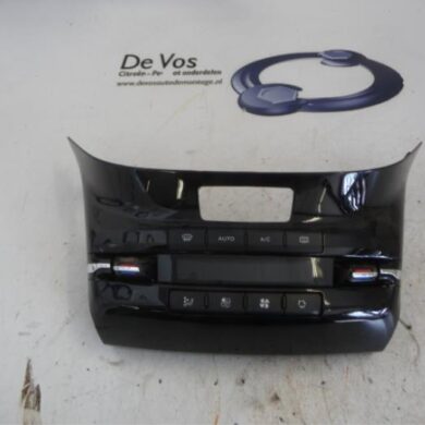 Peugeot 208  Heater control panel 2015 96722471XU