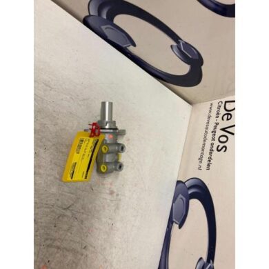 Peugeot 3008 1.6 16V HYbrid 225 Master cylinder 5G06 2021 1647858080