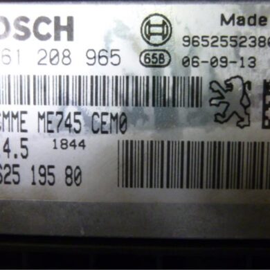 Peugeot 207 1.6 16V Engine management computer NFU 2007 1940TQ
