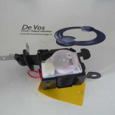 Citroen Berlingo 1.6 Hdi 75 Phase 2 Veiligheidsgordel midden-achter 2012 8975Y8