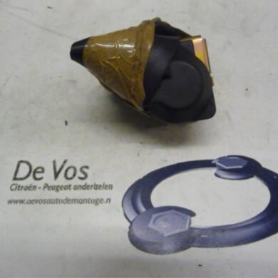 Peugeot 406 1.8 16V Veiligheidsgordel midden-achter 2001 8973S5