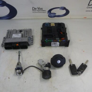 Citroen C5  Engine management computer RHHRH02 2011 1608841880