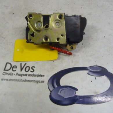 Peugeot 406 2.0 16V Deurslot Mechaniek 2Deurs rechts 1997 9136H9