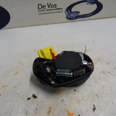 Peugeot 308  Seatbelt tensioner, right 2008 8975K5