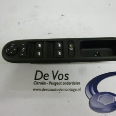 Peugeot 3008 2.0 HDiF 16V Multi-functional window switch 2009 6490X5