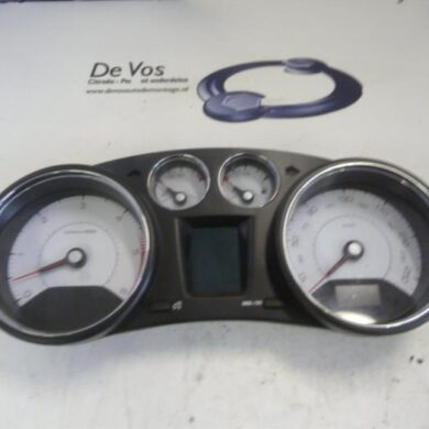 Peugeot 308  Odometer KM 2013 9806132880-9805626580