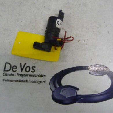 Citroen C6 2.7 HDiF V6 24V Windscreen washer pump 2006 643497