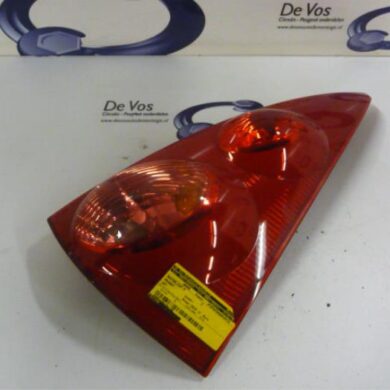 Peugeot 107 1.0 12V Achterlicht rechts 2010 6351X6