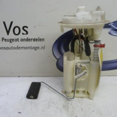 Peugeot 206 1.4 XR,XS,XT,Gentry Electric fuel pump KFW 2001 1525H8