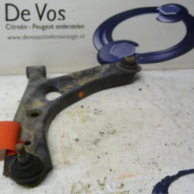 Peugeot 107 1.0 12V Draagarm links-voor 2010 3520Q2
