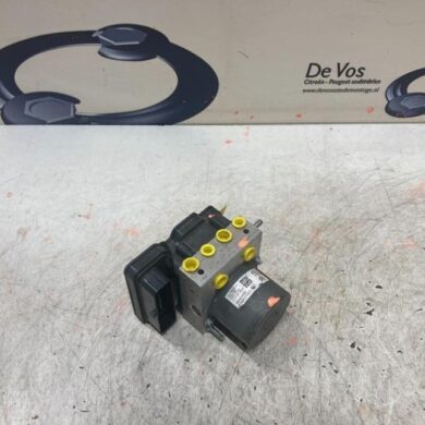 Peugeot 3008 1.6 e-THP 165 16V ABS pump 5GZ 2018 1623161580-1682593980-0265956353