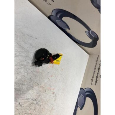 Peugeot 3008 1.6 16V HYbrid 225 Additional water pump 2021 9823813380