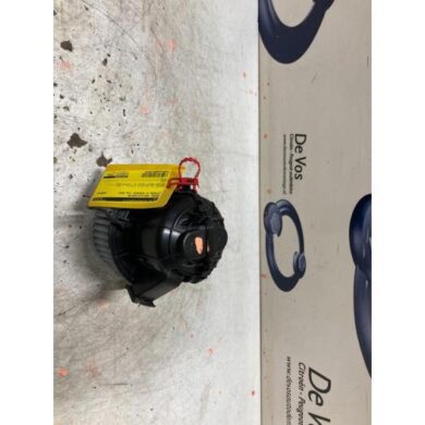 Citroen C3 Aircross 1.2 e-THP PureTech 130 Heating and ventilation fan motor 2022 9818270880