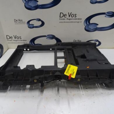 Citroen DS3  Cooling fan housing 2012 9829774580