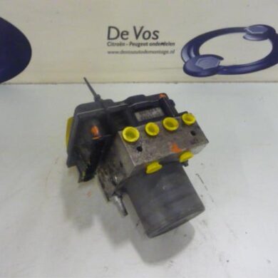 Citroen C4 2.0 16V ABS Pomp RFJ 2006 4541R3-4541R4