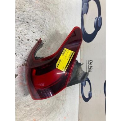 Peugeot 2008 1.2 12V e-THP PureTech 130 Achterlicht links 2018 9814747880-9824730480