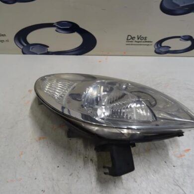 Citroen Picasso 1.6i 16V Headlight, right 2006 620637