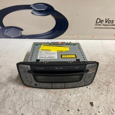 Peugeot 107 1.0 12V Radio CD Speler 2011 6554K6