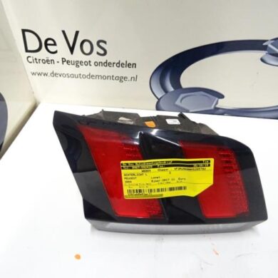 Peugeot 3008  Achterlicht links 2017 9810477880