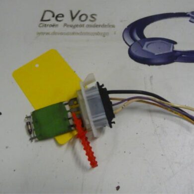 Peugeot 207  Heater resistor 2007 6441V8