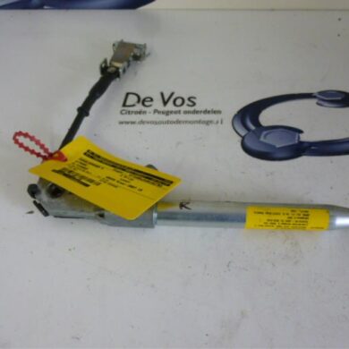 Citroen C4 Picasso 2.0 HDiF 16V 135 Gordelspanner rechts 2007 8974YG