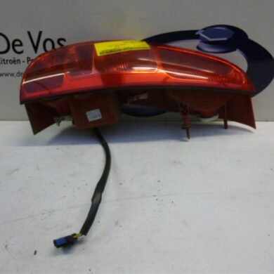 Peugeot 807 2.0 HDi 16V FAP Achterlicht rechts 2002 6351Y4