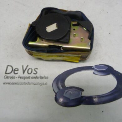 Citroen Saxo 1.4i SX,VSX Front seatbelt, left 1999 8973Z8