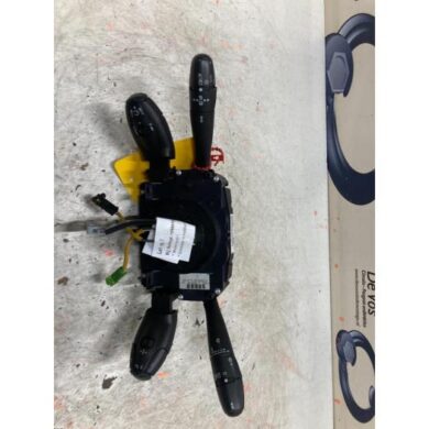 Peugeot 207 1.4 16V Steering column stalk 2006 624242-96630708XT