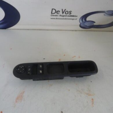 Peugeot 3008  Multi-functional window switch 2010 6490X4