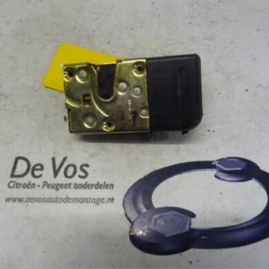 Citroen Jumpy 2.0 HDi 90 Front door lock mechanism 4-door, right 2006 9136K2