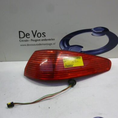 Peugeot 607 2.2 HDi 16V FAP Taillight, right 2004 6351N1