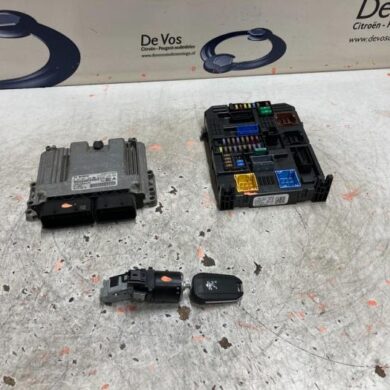 Peugeot 308 1.5 BlueHDi 130 Engine management computer YHZ 2018 1629079680-1677620280