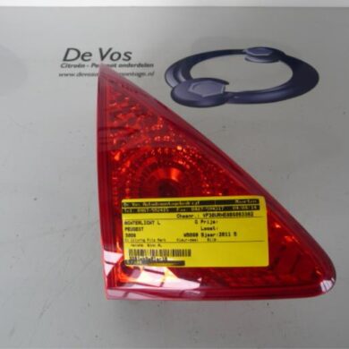 Peugeot 3008 2.0 HDiF 16V Taillight, left 2011 6350HE