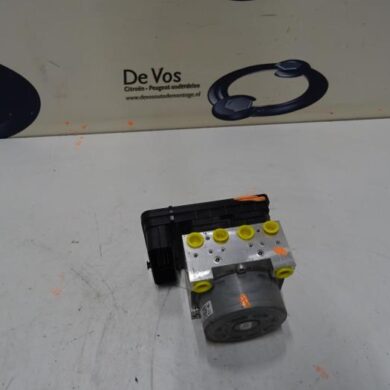 Peugeot 2008 1.2 12V e-THP PureTech 110 ABS pump HN01-HNZ 2018 1636317680-1634147580