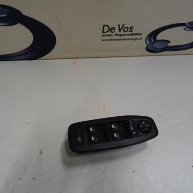 Peugeot 2008  Multi-functional window switch 2019 98242539ZD