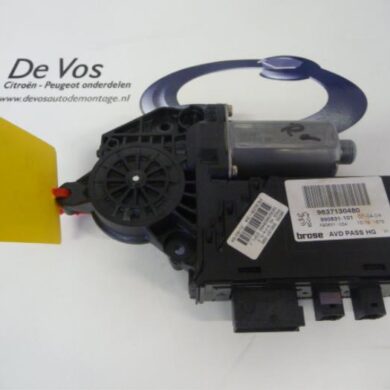 Peugeot 307 1.6 16V Door window motor 2004 9222N1