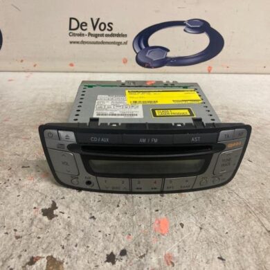 Peugeot 107 1.0 12V Radio CD Speler 2011 6564K6