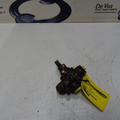 Citroen C5  HD controller (suspension) 2008 5277J7