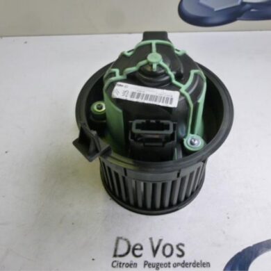 Peugeot 308 2.0 HDi 16V Euro 5 FAP Heating and ventilation fan motor 2011 6441CZ