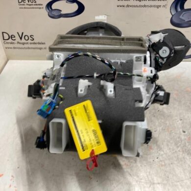 Peugeot 2008 1.2 12V e-THP PureTech 110 Heater housing 2018 1623092480-1623573780