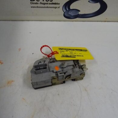 Citroen C5 2.0 16V Door lock mechanism 4-door, front left 2004 9135J1