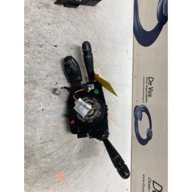 Peugeot 308 1.2 12V e-THP PureTech 130 Steering column stalk 2015 98072732ZD