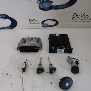 Peugeot Partner  Engine management computer 9HN9H06 2015 1606870680-1606870780