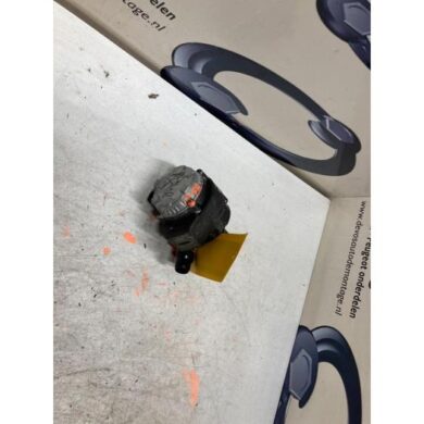 Peugeot 508 1.6 16V Hybrid 225 Additional water pump 2022 9823813480