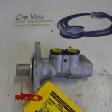 Peugeot 208  Master cylinder 5FU-5FU5F03 2013 4601R9