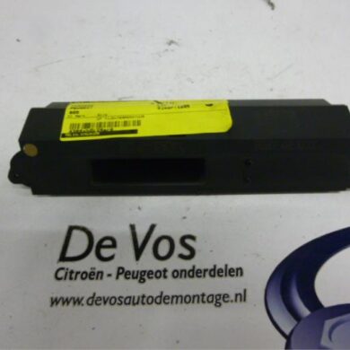 Peugeot 605  Clock 1995 6155G4