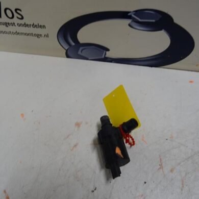 Citroen DS5 2.0 165 HYbrid4 16V Additional water pump 2013 6466KP