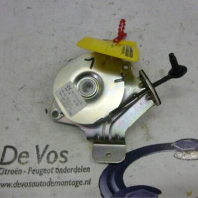 Peugeot 3008 1.6 HDiF 16V Tailgate hinge 2012 8724H9