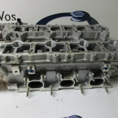 Peugeot 607  Cilinderkop XFX 2001 0200AG